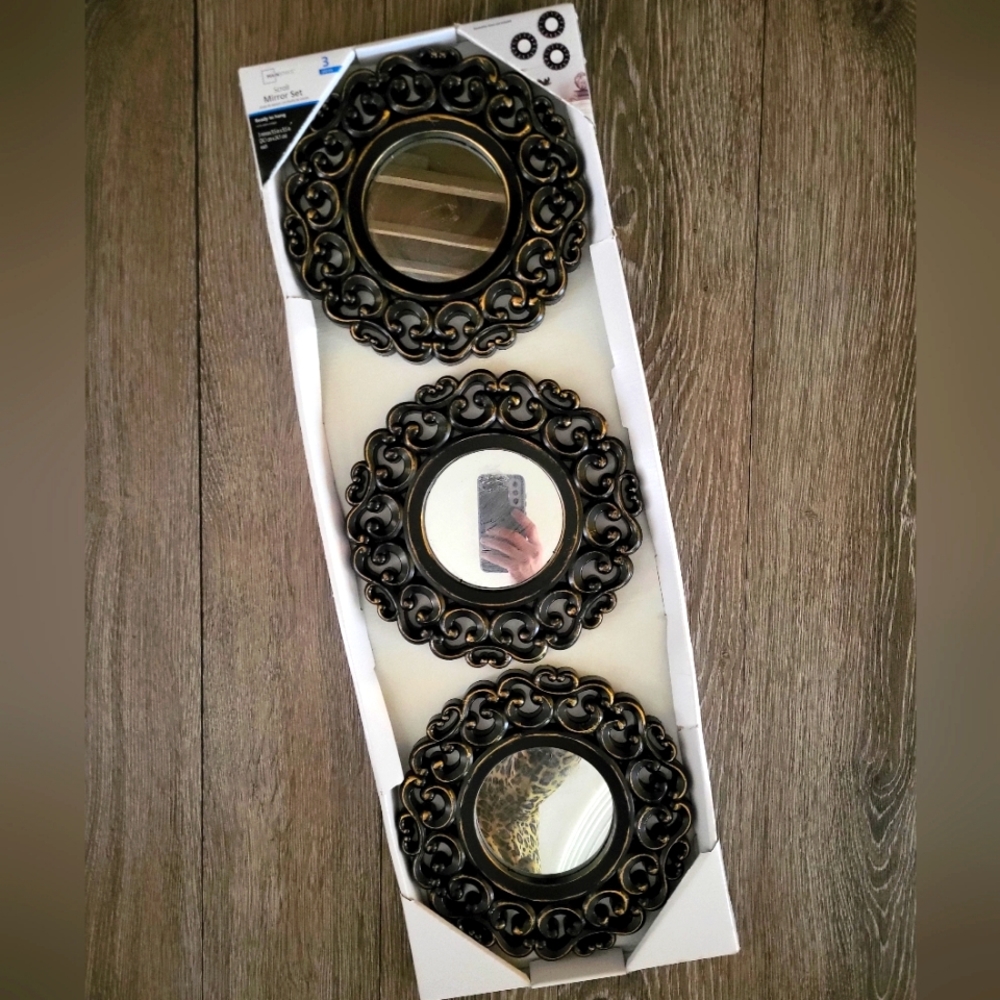 NIB 3 small mirrors